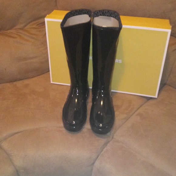 michael kors baxter rain boot